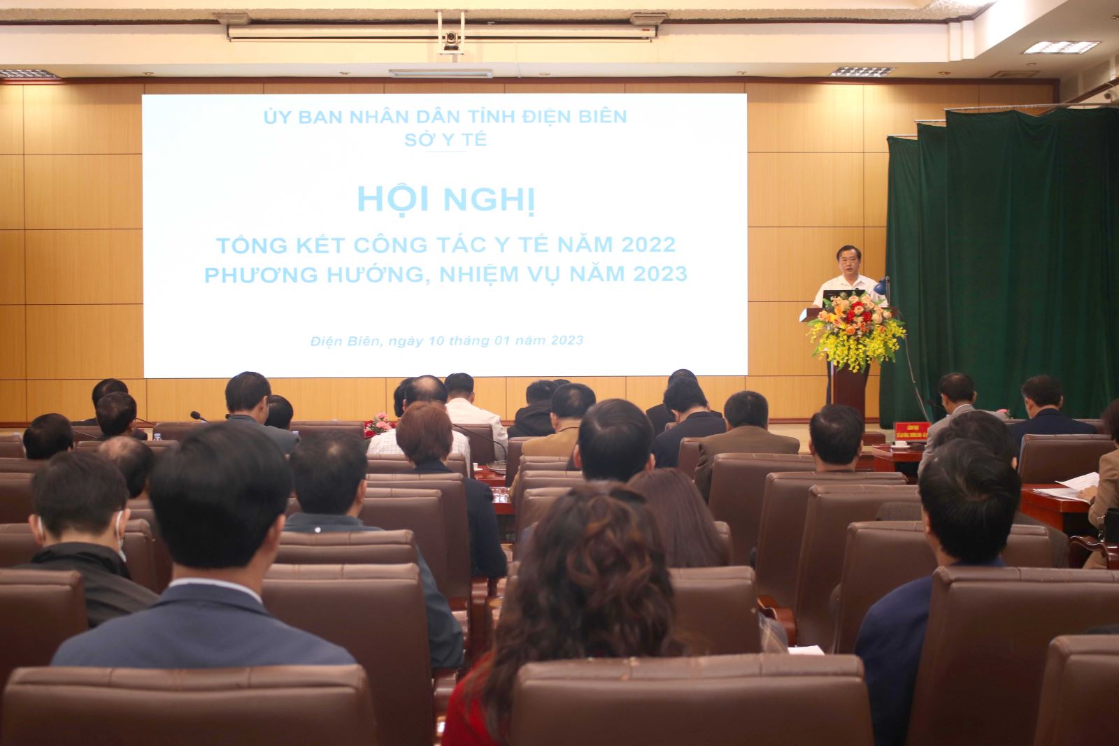 Đồng chí Vừ A Bằng, Phó Chủ tịch UBND tỉnh phát biểu ý kiến chỉ đạo tại Hội nghị.